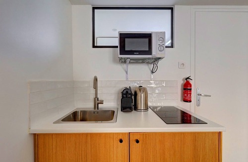 Strasbourg -Saint-Denis Apartment | TBS 14 - Charming A/C studio in Paris 2