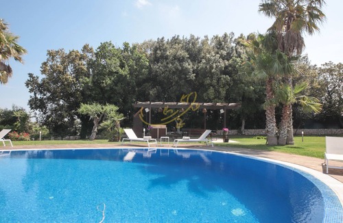 Monopoli House | TD Trulli Bruco Large Pool for Family Fun