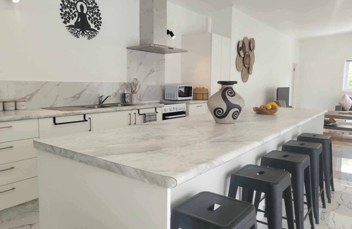 Muri Villa | Te Aro Villa 1 Brand new 3 brm villa with pool in Muri.