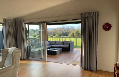 Ngaruawahia House | Te Awa River Path Accommodation