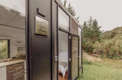 Shannon House | Te Paki Dam View by Tiny Away