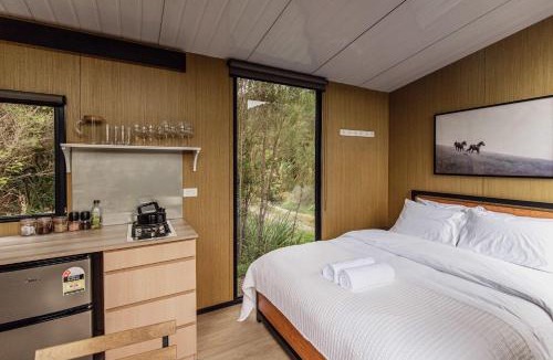Shannon House | Te Paki Dam View X by Tiny Away