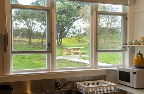 Wellington House | Te Rama Roa (Lightkeeper`s Cottage)