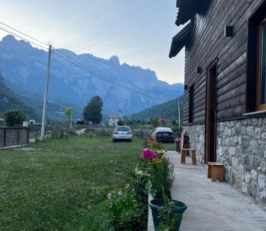 Theth House | Te Sofra