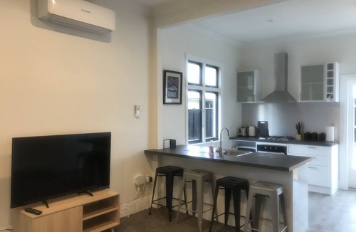 Springlands House | Te Waiharakeke Holiday Home