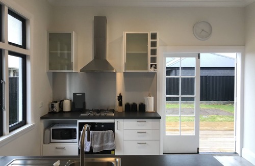 Springlands House | Te Waiharakeke Holiday Home