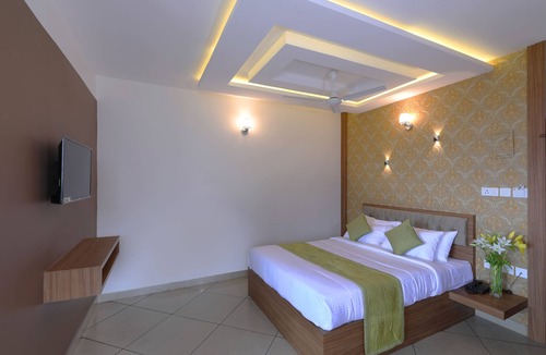 Chithirapuram Hotel | Tea Castle Munnar