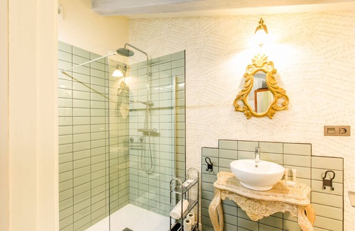 Cuzcurrita de Rio Tiron Hotel | Teatrisso Hotel Palacio