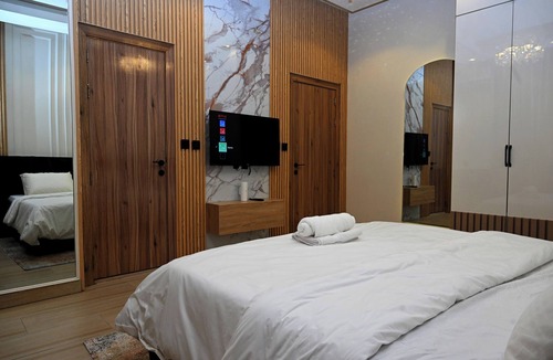 Oshodi-Isolo Apartment | Techsphere Apartment with 2 bedrooms: 10 minutes from the Airport