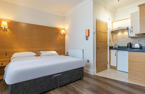 Richmond-upon-Thames Apartment | Teddington Lodge