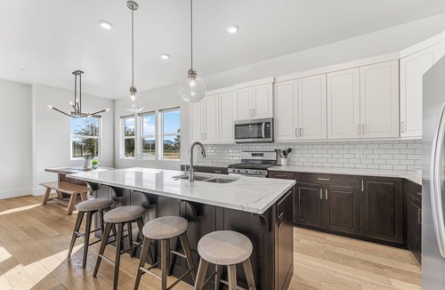 Bloomington House | Tee for Two at Bloomington Country Club: Reunion Property, Pool, Golf