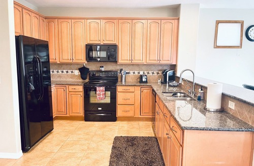 Mesquite House | Tee Time Oasis| 3BR, 2.5 BA, Private Pool/Hot Tub, steps to Wolf Creek + Free Daily Activities