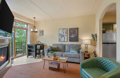 Wisconsin Dells Condo | Tee Time Terrace - Cozy Family Condo near Attractions. Pet Friendly!