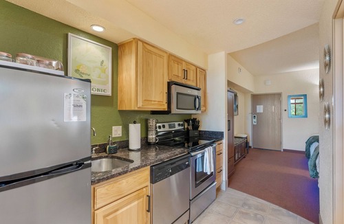 Wisconsin Dells Condo | Tee Time Terrace - Cozy Family Condo near Attractions. Pet Friendly!
