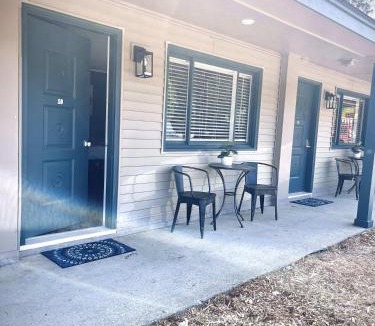 Roscommon Apartment | TeePee Room 12-Newly Renovated