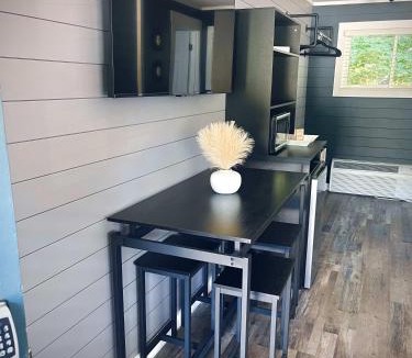 Roscommon Apartment | TeePee Room 12-Newly Renovated