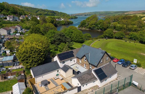 St Dogmaels Cottage | TEIFI VILLA, pet friendly, character holiday cottage in St Dogmaels