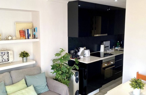 Santos Apartment | Tejo River View Classic Flat Lisbon Historic Heart