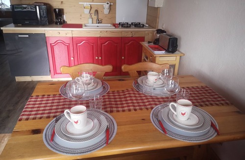 La Chapelle-Geneste Cottage | Teleworking and relaxation in the heart of nature 3 bedrooms 6 to 8 beds