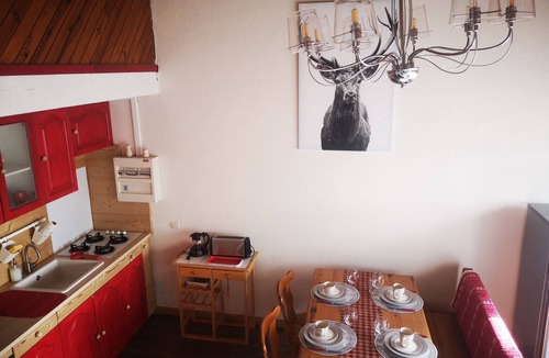 La Chapelle-Geneste Cottage | Teleworking and relaxation in the heart of nature 3 bedrooms 6 to 8 beds