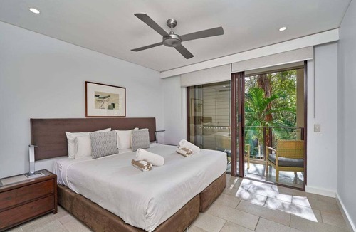Palm Cove Resort | Temple 4 Bedroom 214/5