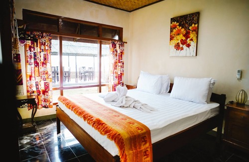 Candi Dasa Hotel | Temple Cafe & Seaside Cottages