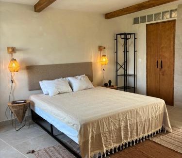 Pica Galo Apartment | Templlo Residences Cozy Coastal Private Studios near Lisbon