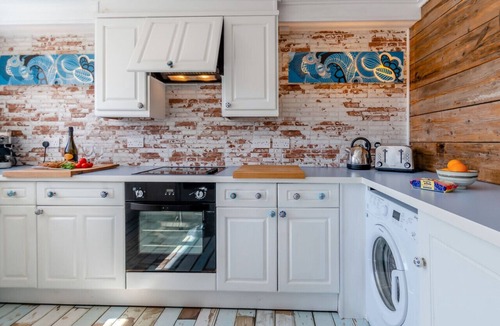 Pembroke House | Tenby Lodge - Three Bedroom House, Sleeps 6