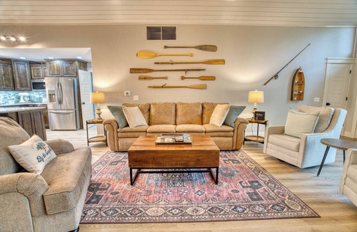 Cookson House | Tenkiller Lake Private Pickleball Court Sleeps 20 Shuffleboard Pool Table 13Beds