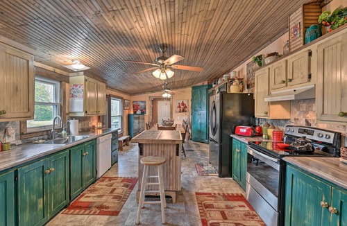 Greenbrier House | Tennessee Countryside Escape on 2 Acres!