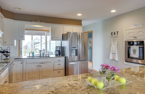 Charles City House | Tennis Court & Deck: Pet-Friendly Charles City Gem