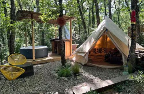 Boulazac-Isle-Manoire Other | Tente en jardin