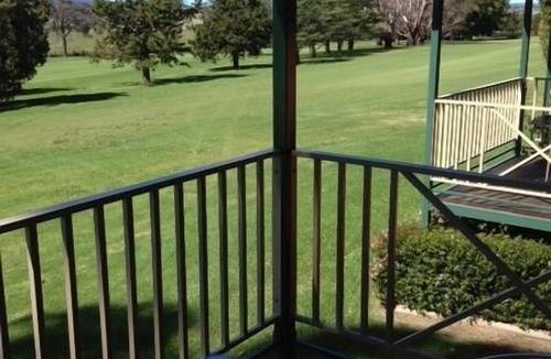 Tenterfield Hotel | Tenterfield Golf Club Fairways Lodge