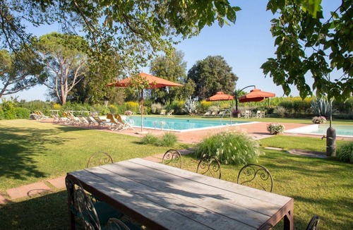 Palaia Villa | Tenuta Bartolucci - Ten Bedroom Villa, Sleeps 20