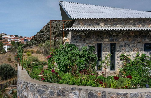 Seferihisar House | Teos Retreat Houses - Camellia