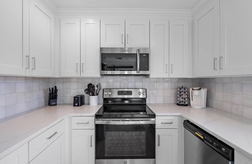 Jupiter House | Tequesta Beach House, Heated Private Pool, Close to Beach, Sleeps 8