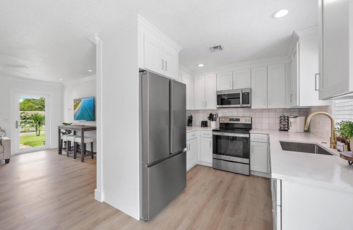 Jupiter House | Tequesta Beach House, Heated Private Pool, Close to Beach, Sleeps 8