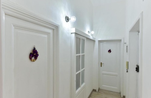 Rione XVIII Castro Pretorio Apartment | Termini Star Appartment