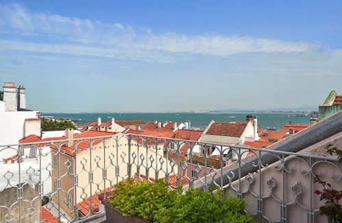 Lisbon Old Town Apartment | Terraço Lapa