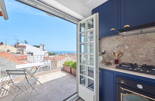 Lisbon Old Town Apartment | Terraço Lapa