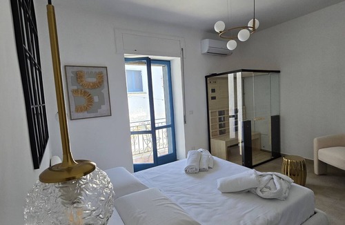 Castel Morrone House | Terra Muronis