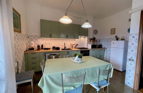 Lungarno del Tempio Apartment | Terrace on the River 3Br 3Ba Garage