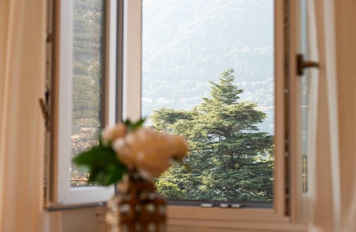 Torno Apartment | Terrace Over Torno
