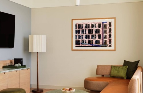 Lower Allston Hotel | Terrace Suite | The Atlas Hotel | Near MBTA Transit | Relaxing Stay near Harvard