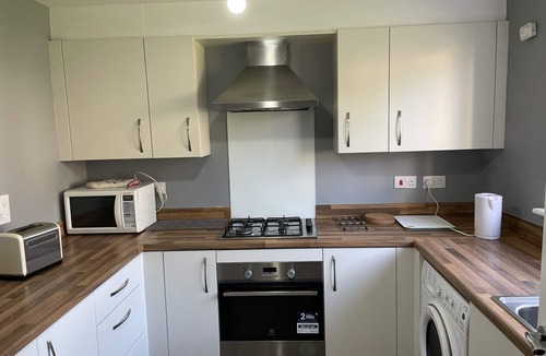 Longcroft House | Terraced whole 3 bed house with allocated parking near the airport