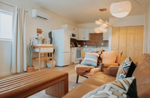 South Broadway Apartment | Terracotta Suite at ArnoTriplex! Hot Tub-Close to Downtown-Pet Friendly-No Pet Fee!