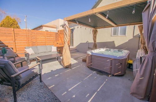 South Broadway Apartment | Terracotta Suite at ArnoTriplex! Hot Tub-Close to Downtown-Pet Friendly-No Pet Fee!