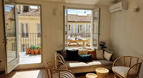 Prefecture Apartment | Terrasse - Hyper centre - 2 chambres - Parking gratuit - Calme & lumineux - Arrivée autonome