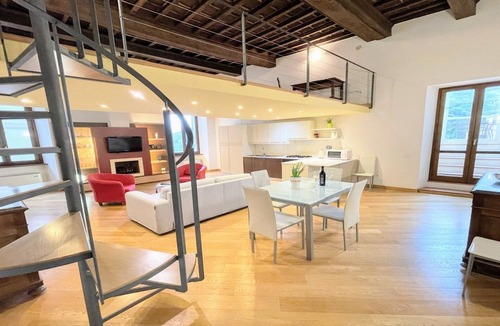 Spoleto Apartment | TERRAZZA DUOMO, SLPS 6, PEDESTRIAN CENTRE, 2 TERRACES + SENSATIONAL VIEWS