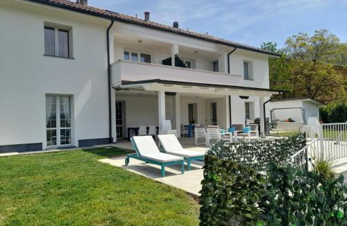 Monte San Pietro Bed & Breakfast | TerrazzaPonente